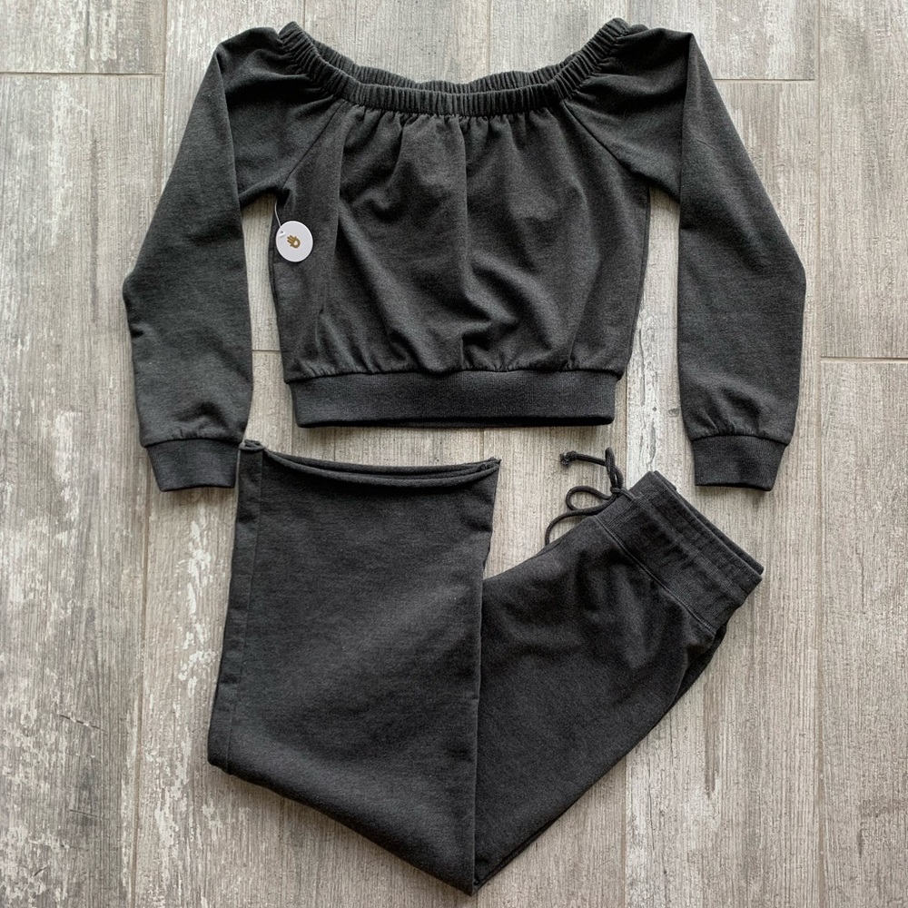 π₯π₯SPIRITUAL GANGSTER - OFF SHOULDER SWEAT SETπ₯ - Picture 4 of 5